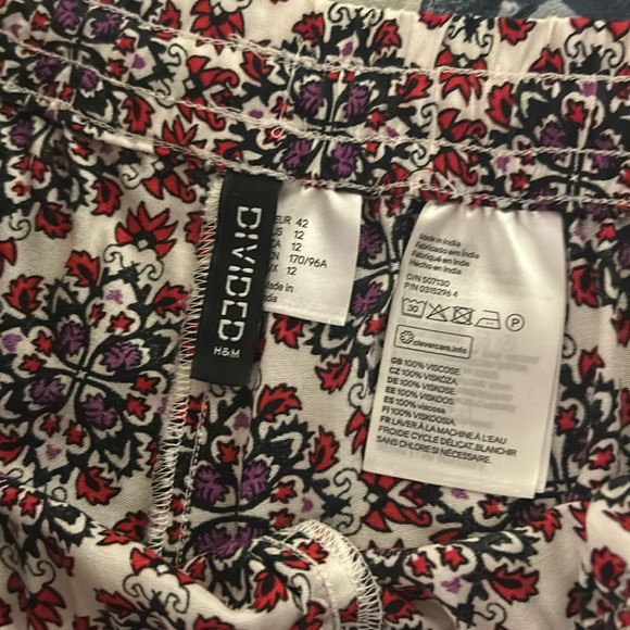 H&M Divided Harem Style Cuffed Print Pants - Sz 12 - Picture 3 of 5